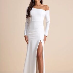 Maxi white Lulu‘s dress. NWT.
